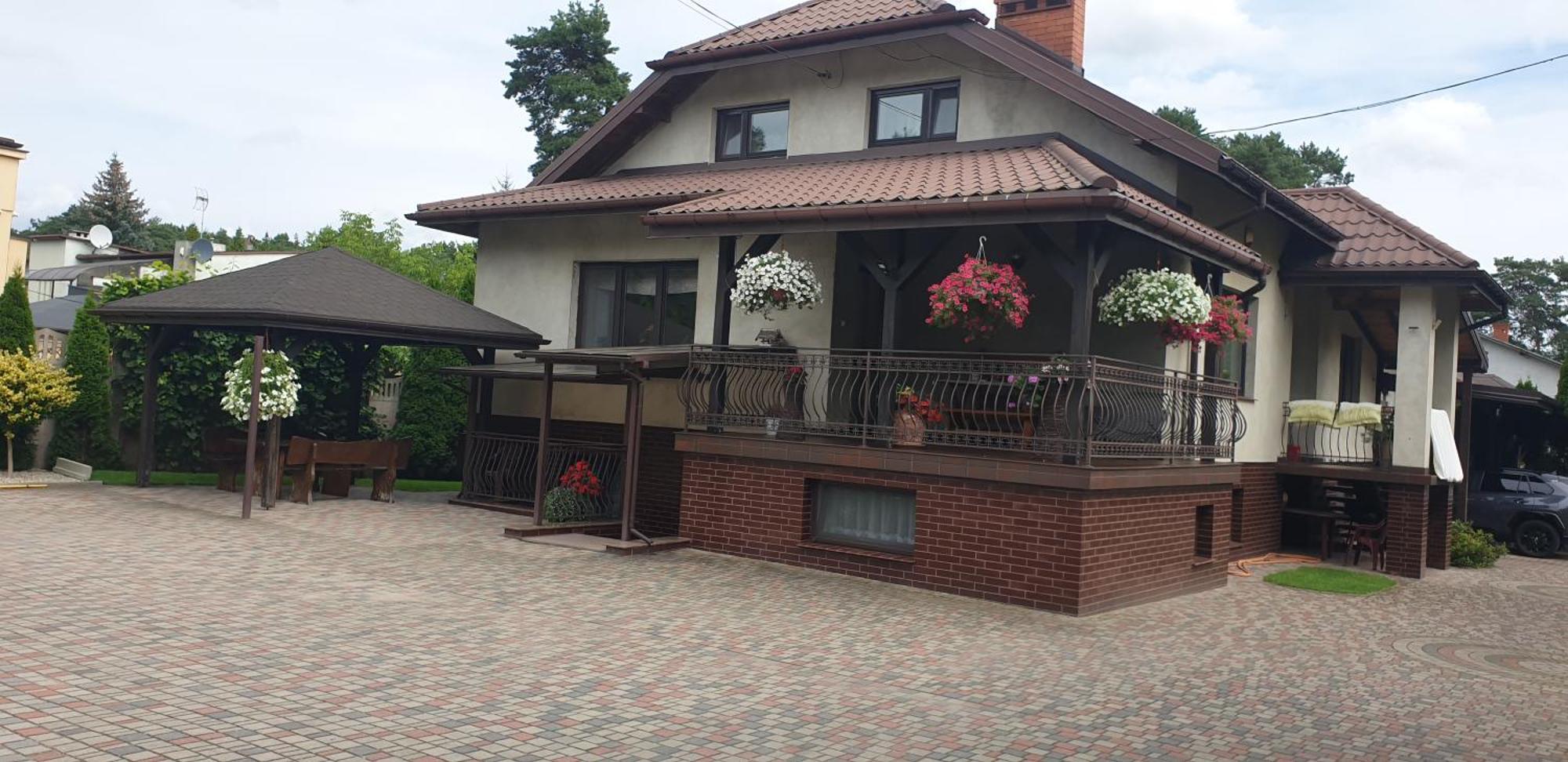 Pokoje Goscinne U Marka Tuszyn Exteriér fotografie
